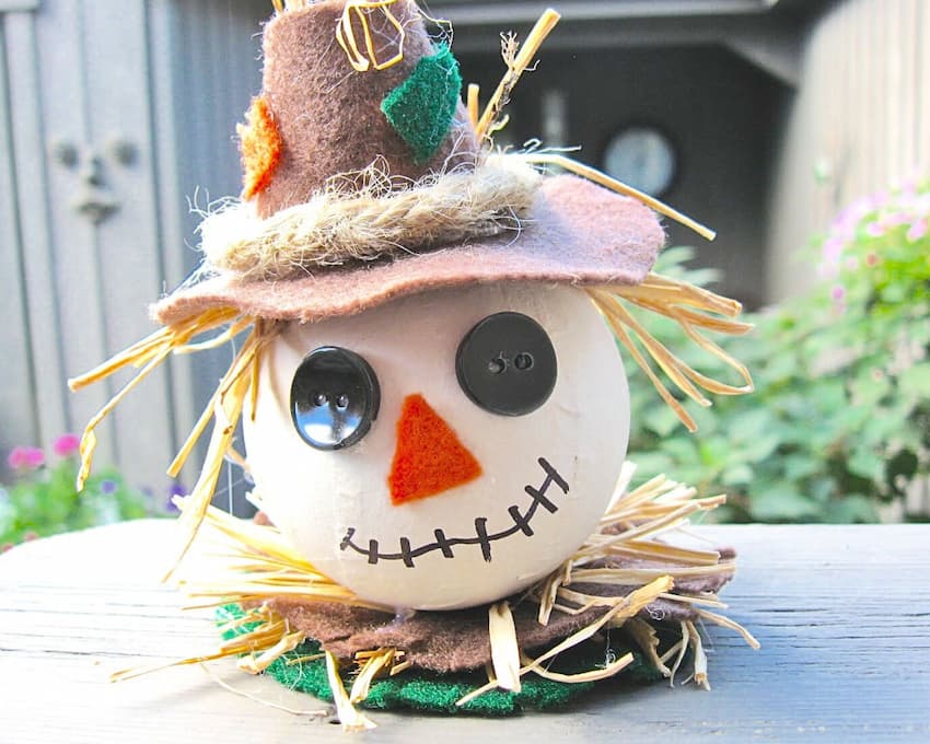 Finished scarecrow craft ornament