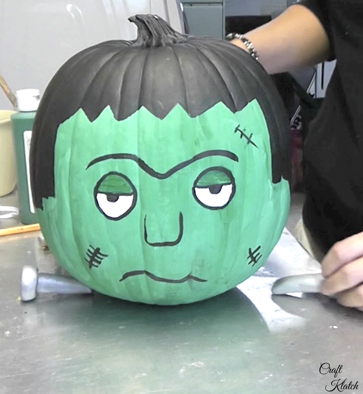 frankenstein-painted-pumpkin-for-halloween-video-craft-klatch