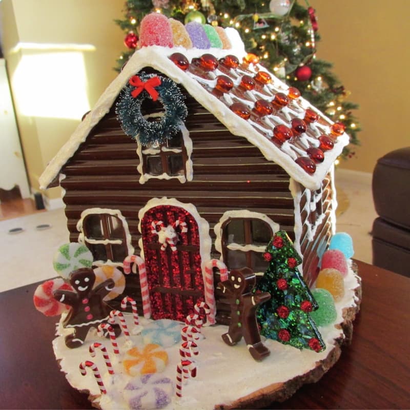 How to make a gingerbread house for Christmas