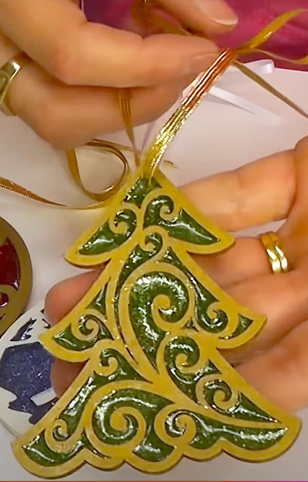 Easy Christmas tree ornament