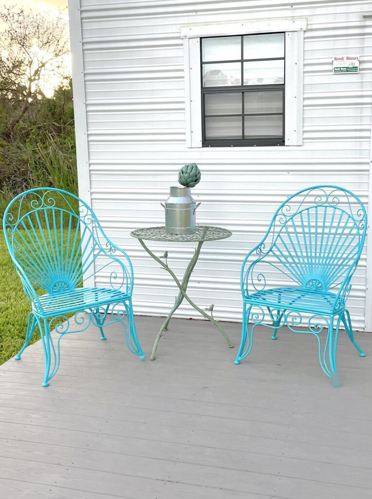 Rusted outdoor chairs given a complete makeover