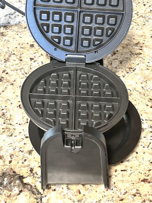 Open waffle maker for cinnamon rolls