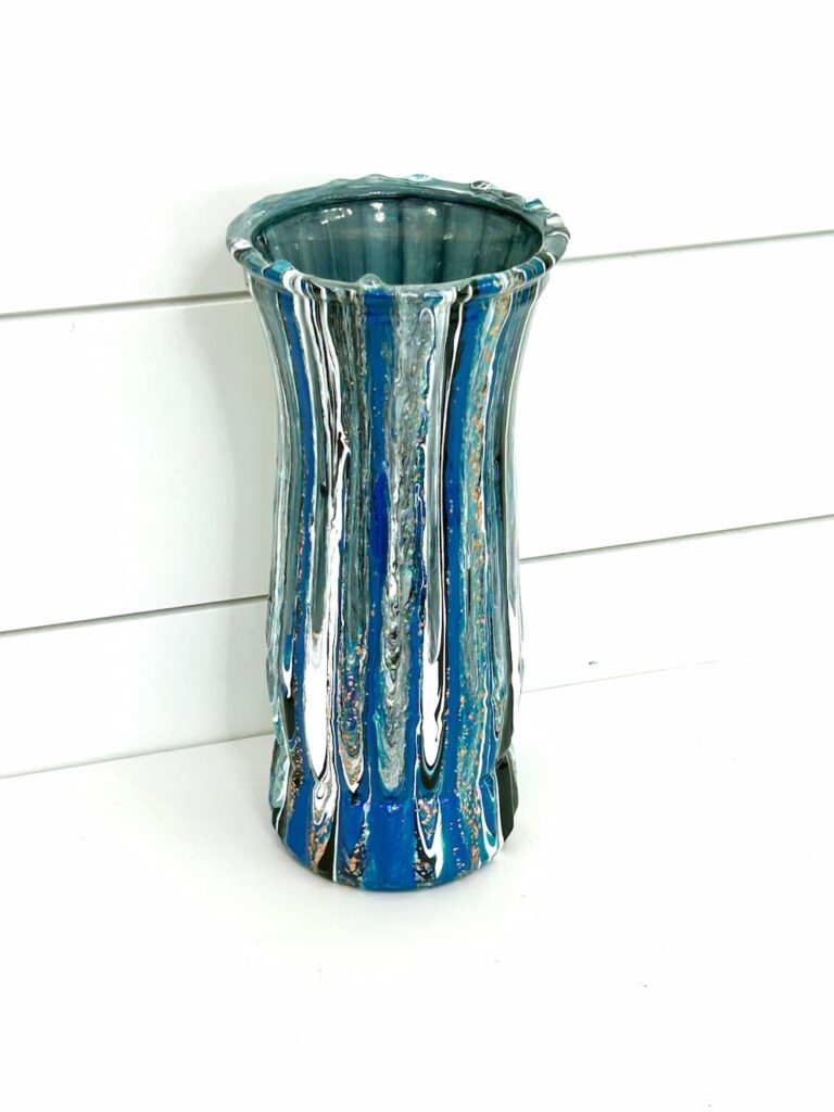 Acrylic paint pour vase